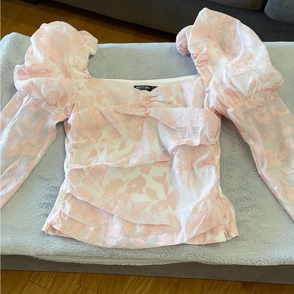 NWT Nasty Gal Floral Organza Puff Sleeve Blouse